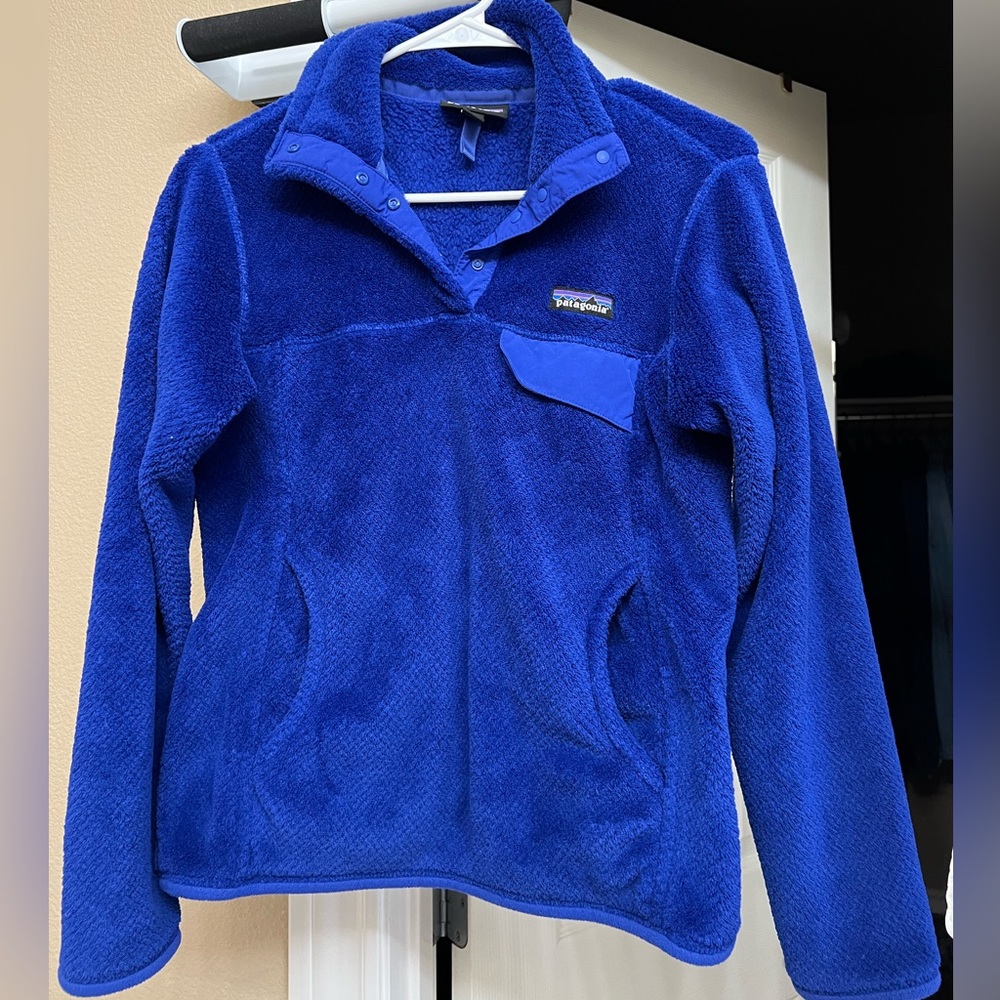 Blue fleece Patagonia pullover